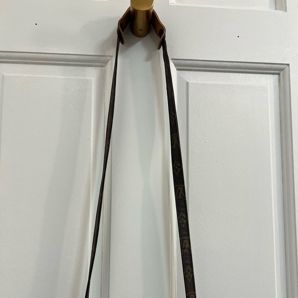 Louis Vuitton Monceau 26 in Monogram Canvas and Leather - Picture 2 of 16